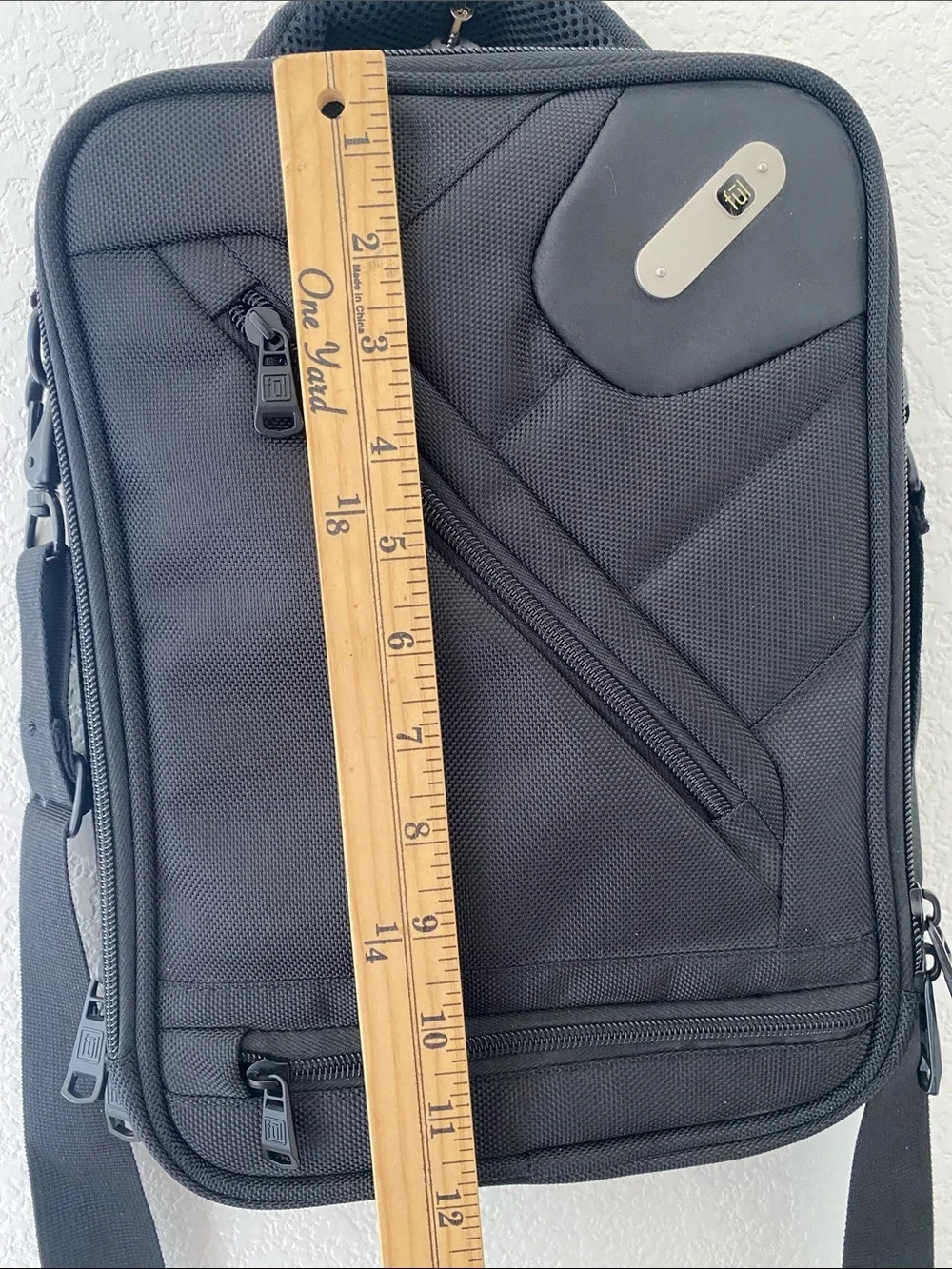 FUL Black Men's Crossbody Shoulder Bag 12” x 9” x 3.5” (expanded) NWOT